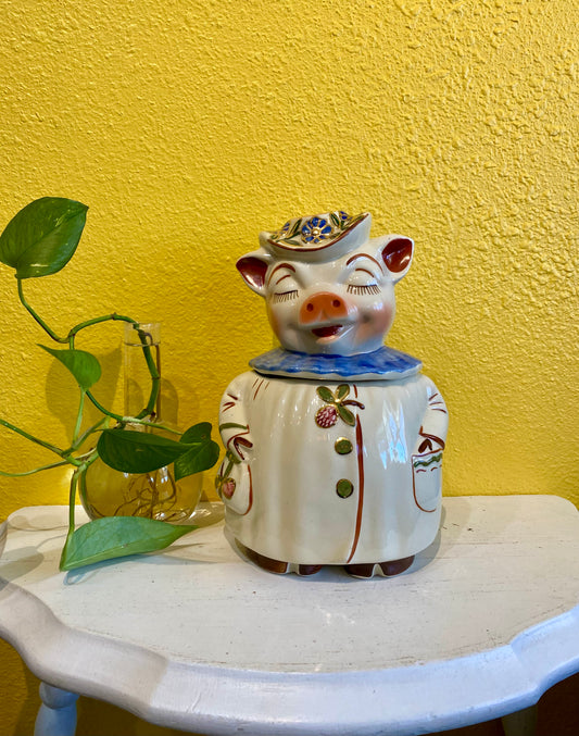 Vintage 1940s Shawnee Pottery Piggy Cookie Jar. Winnie USA