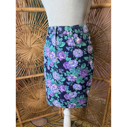 Vintage Denim Floral Mini Skirt 90s Y2K Tagged Size 7 Small. High Waist