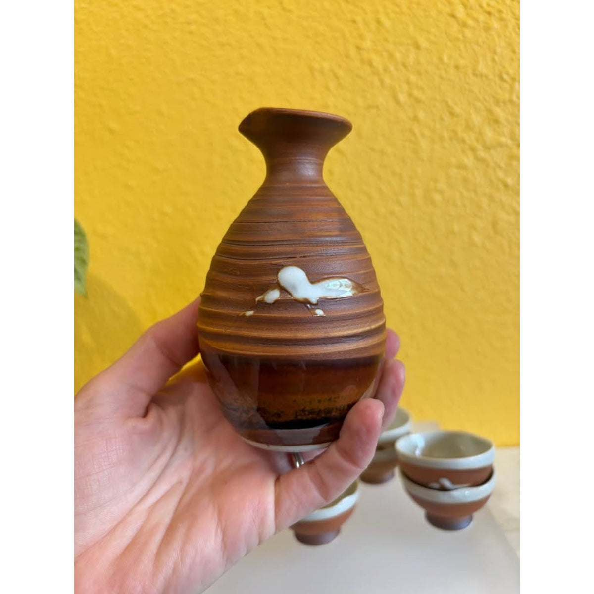 Vintage Ceramic Sake Set. Made in Japan. Set of 7 pieces. Brown white 70s