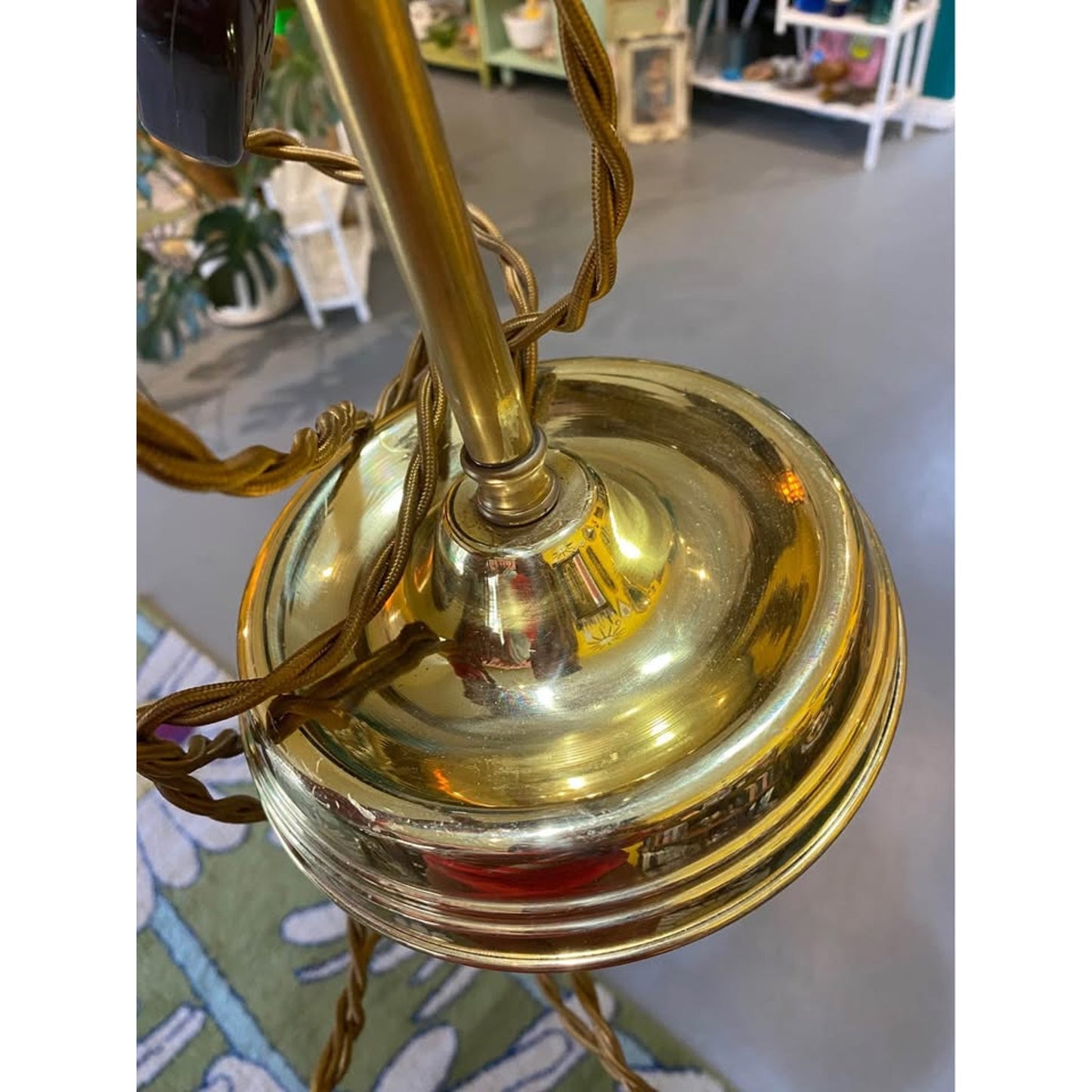 Vintage Gold Shell Table Lamp - Working