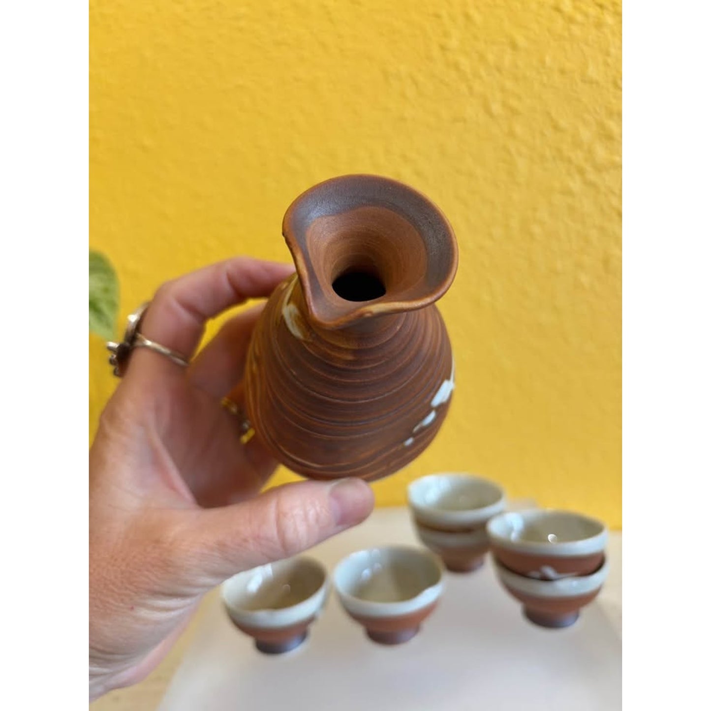 Vintage Ceramic Sake Set. Made in Japan. Set of 7 pieces. Brown white 70s