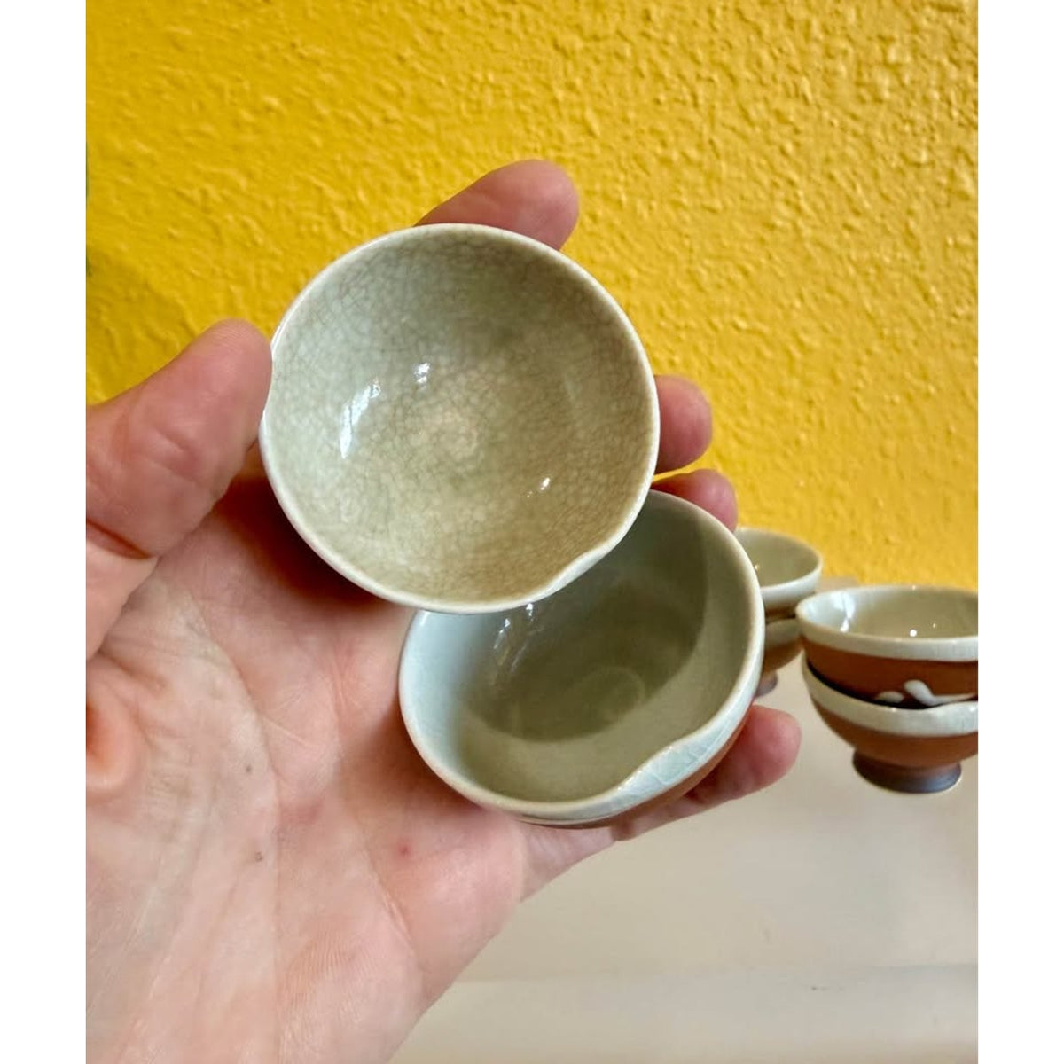 Vintage Ceramic Sake Set. Made in Japan. Set of 7 pieces. Brown white 70s