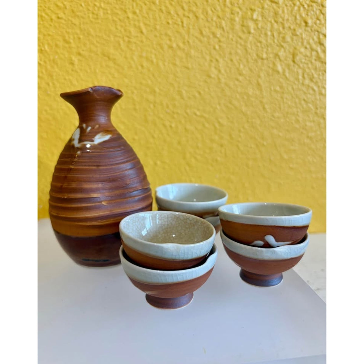 Vintage Ceramic Sake Set. Made in Japan. Set of 7 pieces. Brown white 70s